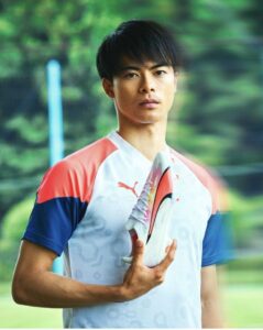 giay-da-bong-chinh-hang-puma-mitoma