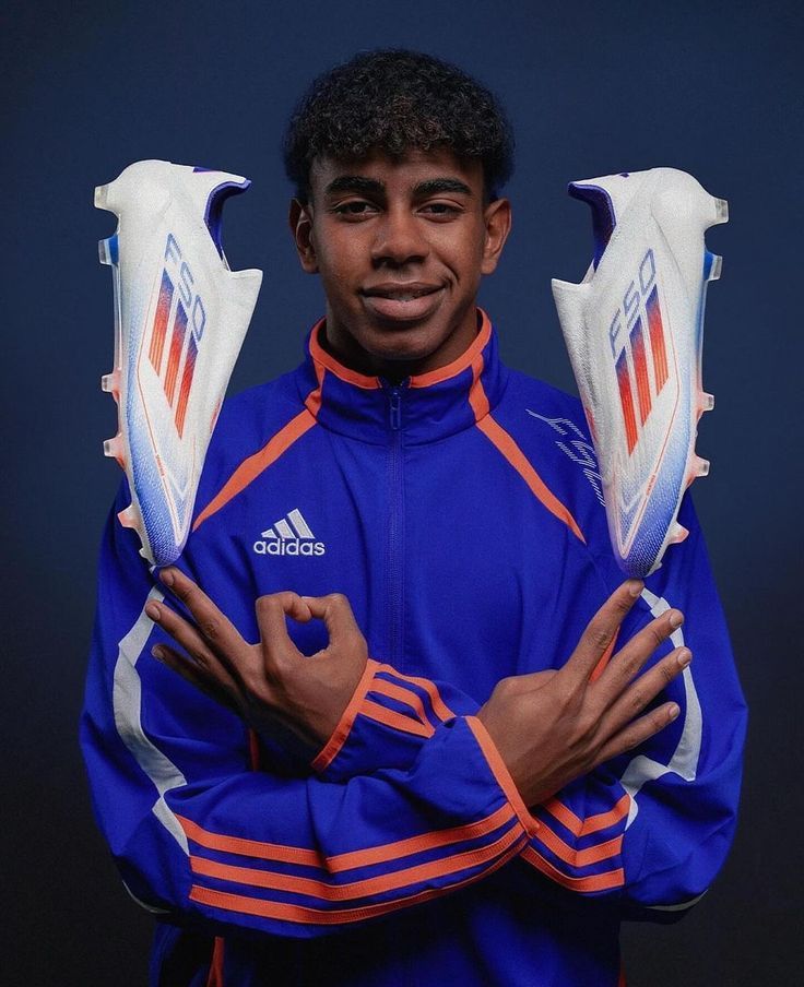 giay-da-bong-adidas-yamal