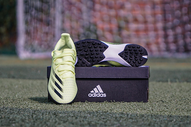 Giày đá banh Adidas